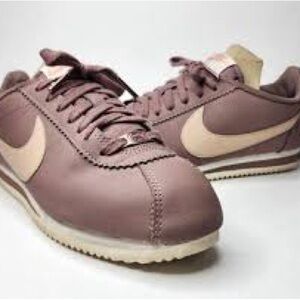 Nike Cortez dusty mauve w rose gold accents Sneakers Classic Low-Top Design